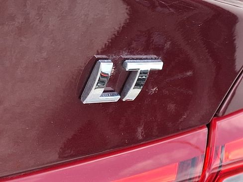 Used 2016 Chevrolet Malibu LT FWD image 29