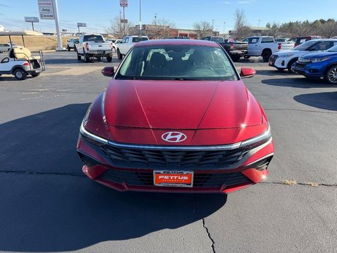 Used 2024 Hyundai Elantra SEL image 8