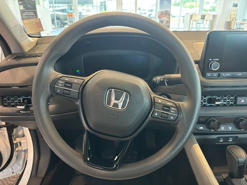 Used 2023 Honda Accord EX image 17