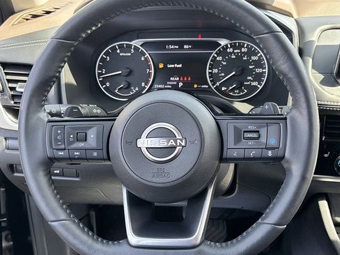 Used 2022 Nissan Rogue SV w/ SV Premium Package image 12