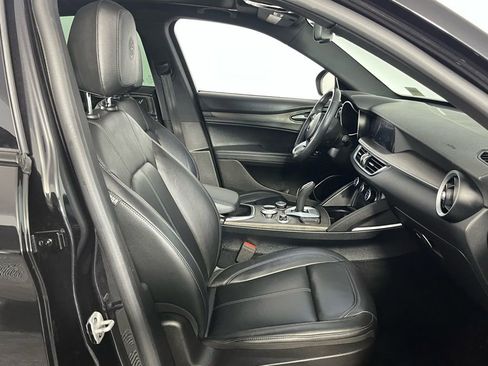 Used 2022 Alfa Romeo Stelvio Ti image 34