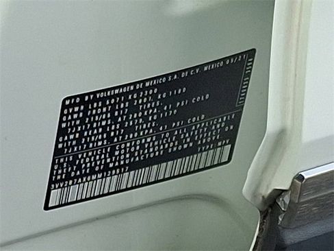 Used 2021 Volkswagen Tiguan SE image 27