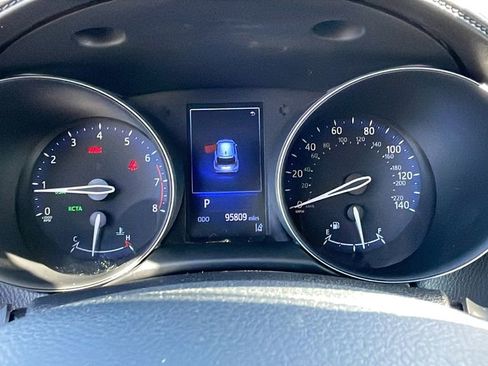 Used 2018 Toyota C-HR XLE image 26