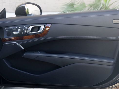 Used 2014 Mercedes-Benz SL 550 image 20
