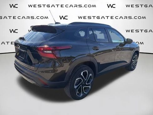 Used 2025 Chevrolet Trax RS image 7