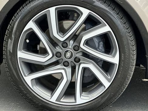 Certified 2025 Land Rover Discovery Dynamic SE AWD/4WD image 24
