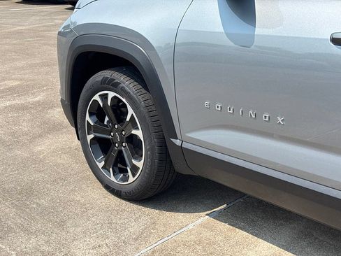 New 2027 Chevrolet Equinox LT w/ Convenience Package II FWD image 14