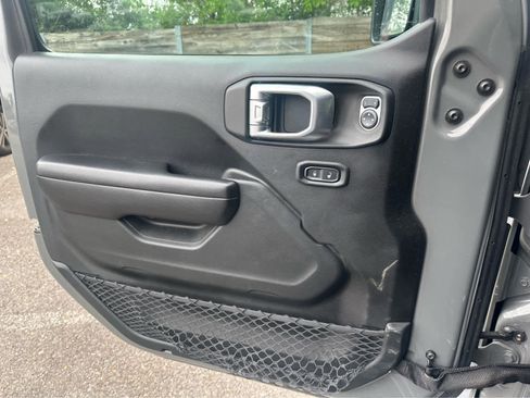 Used 2019 Jeep Wrangler Unlimited Sport S AWD/4WD image 19