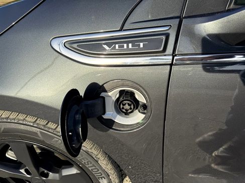 Used 2014 Chevrolet Volt FWD image 12