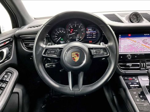 Used 2024 Porsche Macan image 18