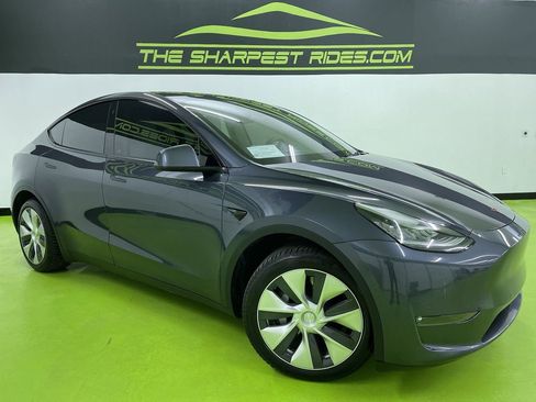 Used 2021 Tesla Model Y Long Range image 1