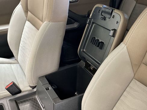 Used 2022 Nissan Frontier SV image 27