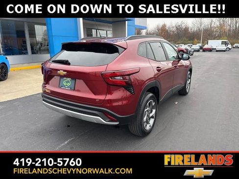 Certified 2024 Chevrolet Trax LT w/ Driver Confidence Package image 20