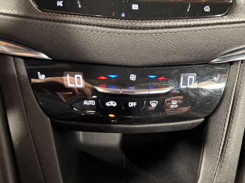Used 2021 Cadillac XT5 Premium Luxury AWD/4WD image 17