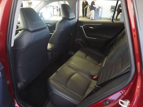 Used 2019 Toyota RAV4 Limited w/ Advanced Technology Package AWD/4WD image 25