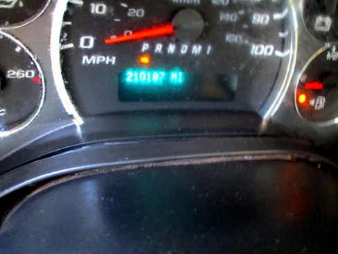 Used 2011 Chevrolet Express 2500 2500 Cargo image 9