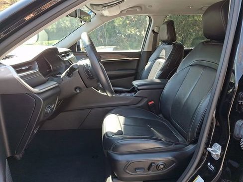Used 2022 Jeep Grand Cherokee L Limited w/ Luxury Tech Group II AWD/4WD image 16