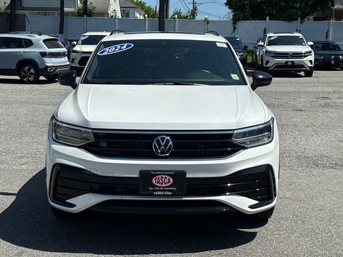 Used 2024 Volkswagen Tiguan SE R-Line AWD/4WD image 6