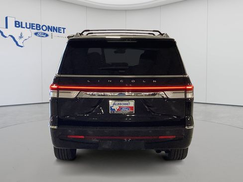 Used 2024 Lincoln Navigator Reserve AWD/4WD image 6