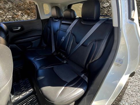 Used 2018 Jeep Compass Trailhawk image 24