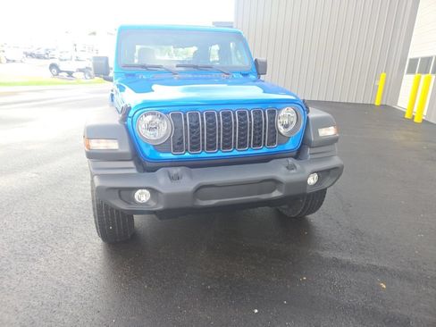 Used 2026 Jeep Wrangler Sport AWD/4WD image 2