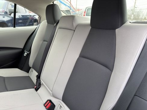 Used 2025 Toyota Corolla Hybrid Sedan image 27