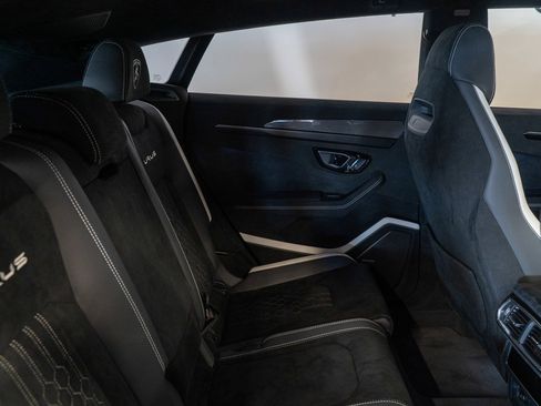 Used 2023 Lamborghini Urus Performante AWD/4WD image 15