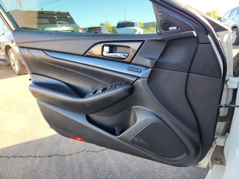 Used 2021 Nissan Maxima SR w/ Sport Mat Group image 13