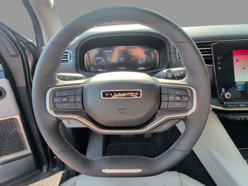 Used 2023 Jeep Wagoneer 4WD w/ Premium Group I image 29