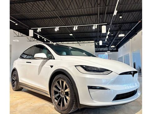 Used 2023 Tesla Model X image 7
