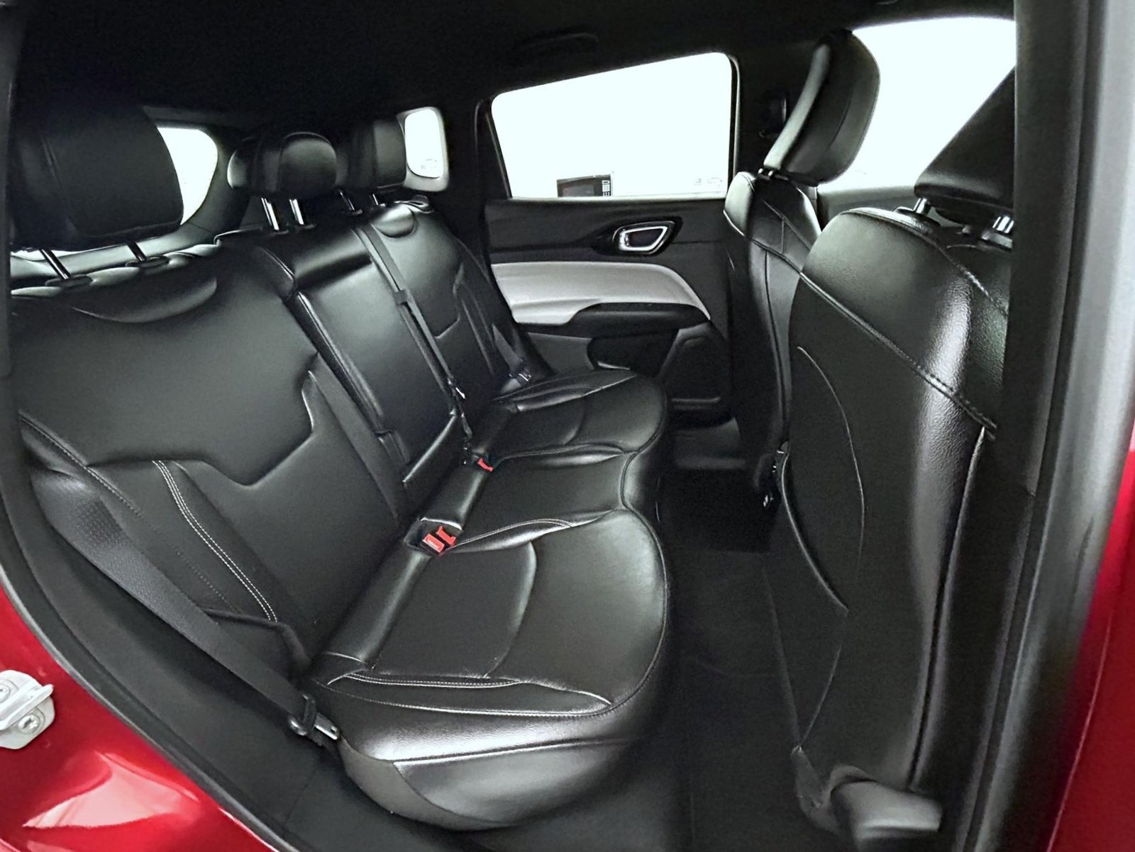 Certified 2025 Jeep Compass Limited AWD/4WD image 18