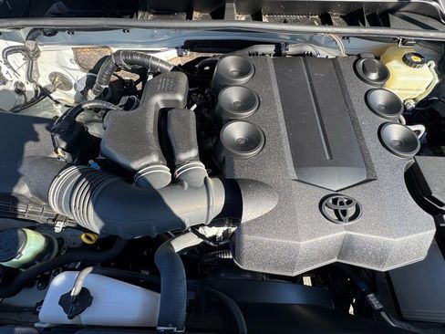 Used 2020 Toyota 4Runner SR5 image 37