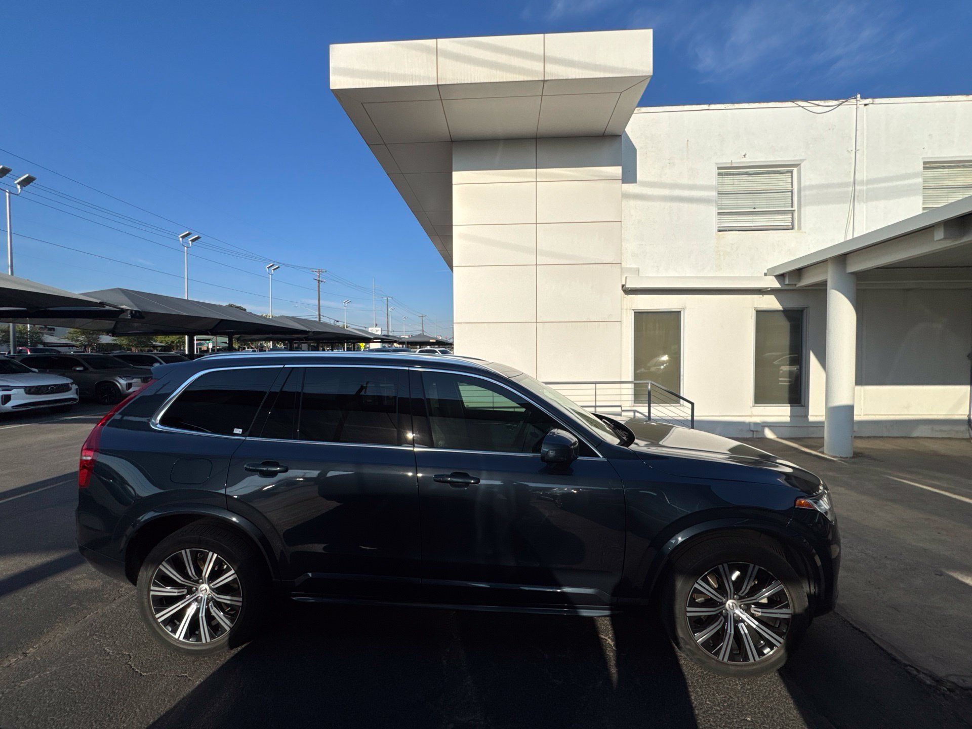 Used 2023 Volvo XC90 B6 Core w/ Protection Package AWD/4WD image 4