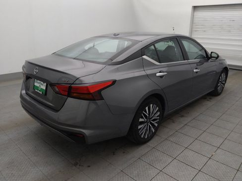 Used 2024 Nissan Altima 2.5 SV image 9