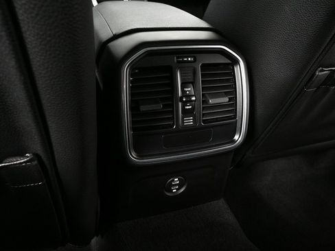 Certified 2020 Porsche Macan image 22