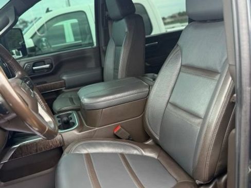 Used 2023 GMC Sierra 3500 Denali w/ Denali Ultimate Package AWD/4WD image 9
