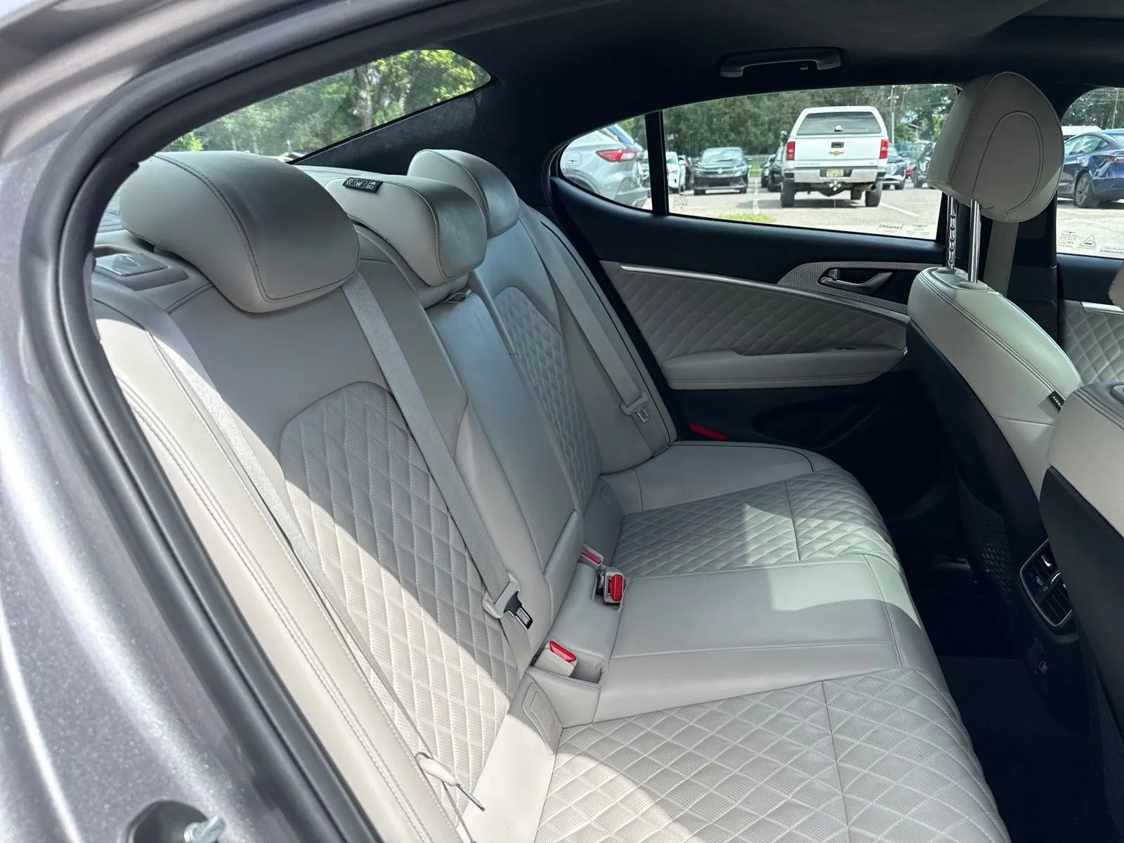 Used 2022 Genesis G70 3.3T RWD image 15