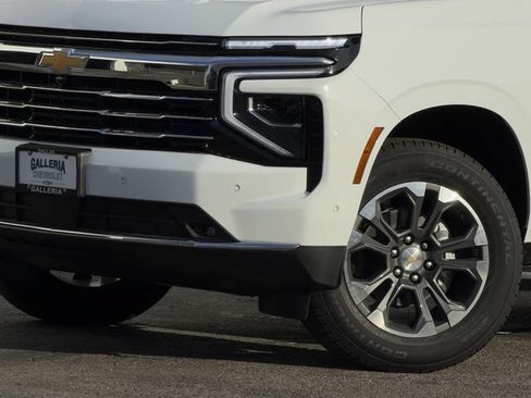 New 2026 Chevrolet Suburban LT w/ Comfort Package RWD image 7
