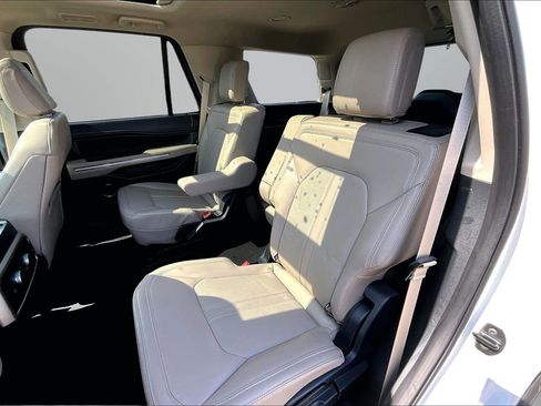 Used 2024 Ford Expedition Limited AWD/4WD image 18
