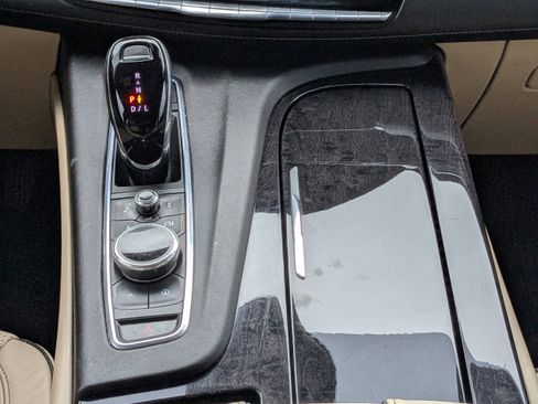 Used 2023 Cadillac Escalade Premium Luxury image 21