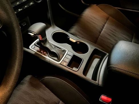 Used 2017 Kia Sportage LX image 32