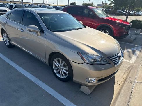 Used 2010 Lexus ES 350 w/ Preferred Accessory Package FWD image 3