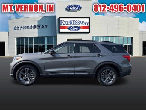 Used 2023 Ford Explorer XLT w/ Equipment Group 202A AWD/4WD image 9