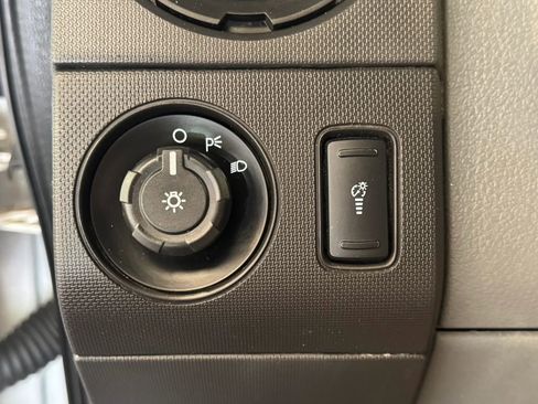 Used 2016 Ford F250 XL w/ Power Equipment Group AWD/4WD image 9