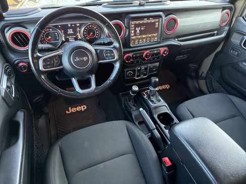 Used 2020 Jeep Gladiator Overland image 18