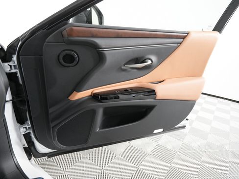 New 2025 Lexus ES 350 w/ Premium Package image 19