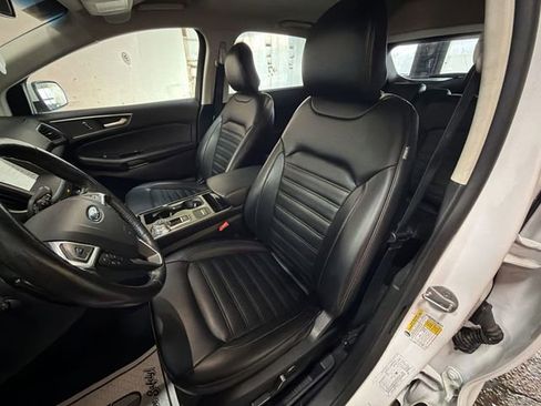 Used 2019 Ford Edge SEL w/ Cold Weather Package image 11