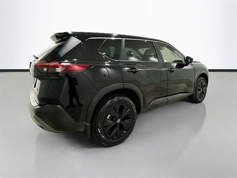 Used 2022 Nissan Rogue SV image 7