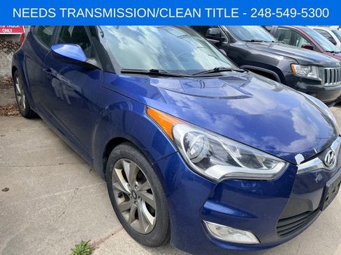 Used 2017 Hyundai Veloster FWD image 1