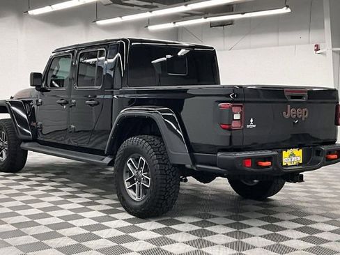 Used 2024 Jeep Gladiator Mojave AWD/4WD image 2